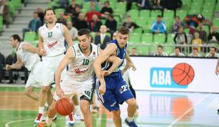 Olimpija v zadnji četrtini zagospodarila v Stožicah in zmagala