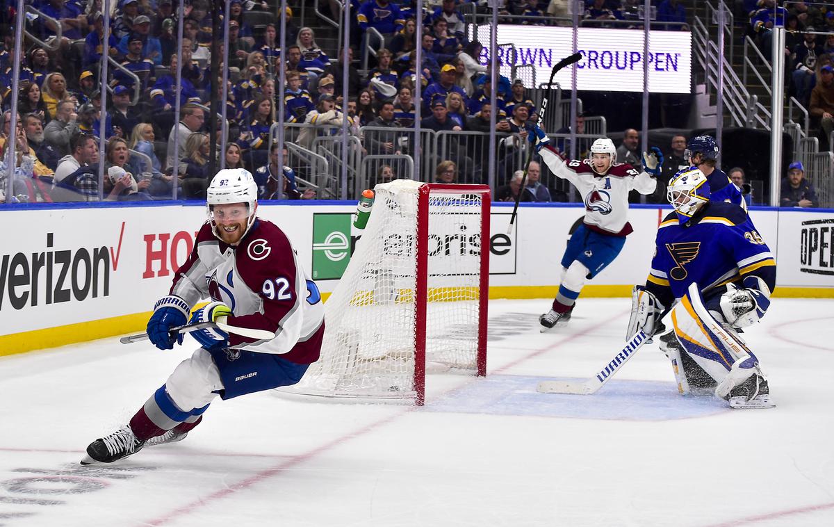 Colorado Avalanche St. Louis Blues | Hokejisti Colorada so na tretji tekmi zmagali s 5:2 in povedli z 2:1 v zmagah. | Foto Reuters