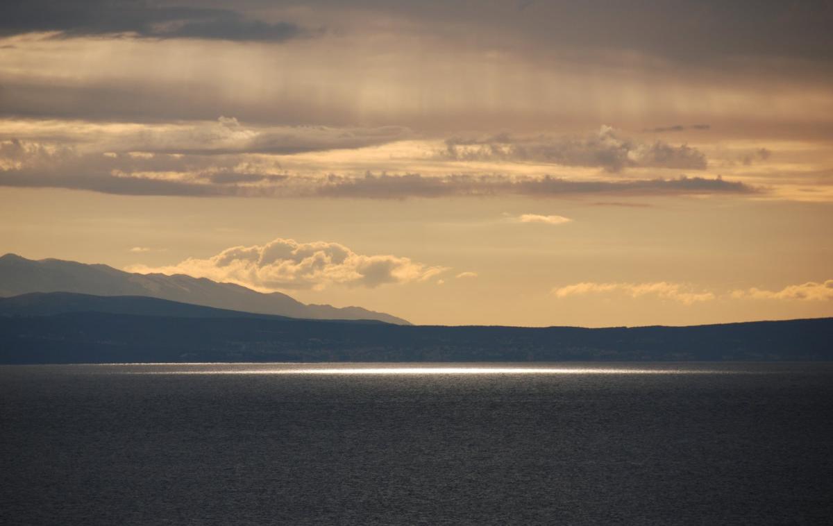 Jadran, Jadransko morje, Velebit, Cres, otok, Kvarner | Rinjenje nekdanje celine pod današnjo Evropo je med drugim botrovalo nastanku številnih gorovij in hribovij, kot so Alpe, Karpati, Dinarsko gorovje.  | Foto Pixabay