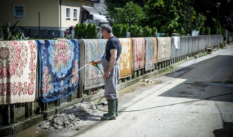 Odbor DZ zavrnil predlog SDS glede dokazil po poplavah