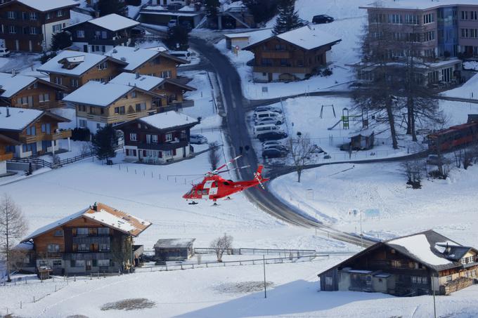 Tommyja Forda je odpeljal helikopter. | Foto: Reuters