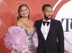 Chrissy Teigen in John Legend