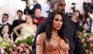 Kim in Kanye postala starša četrtemu otroku  #video