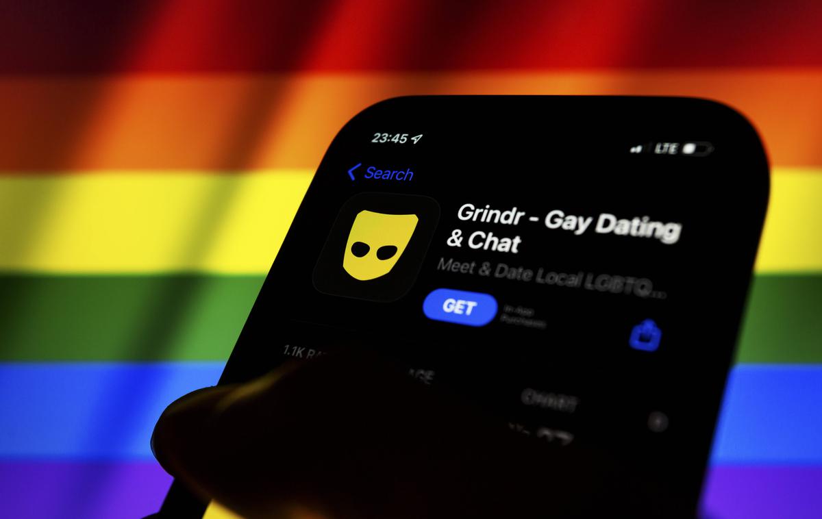 grindr | Preiskovalci sumijo, da je domnevni morilec stopil v stik s svojimi žrtvami prek aplikacij za zmenke Grindr. Z njimi se je sestal na njihovih domovih, kjer naj bi jih omamil, nato pa si je pridobil dostop do njihovih bančnih računov in jih okradel. | Foto Guliverimage