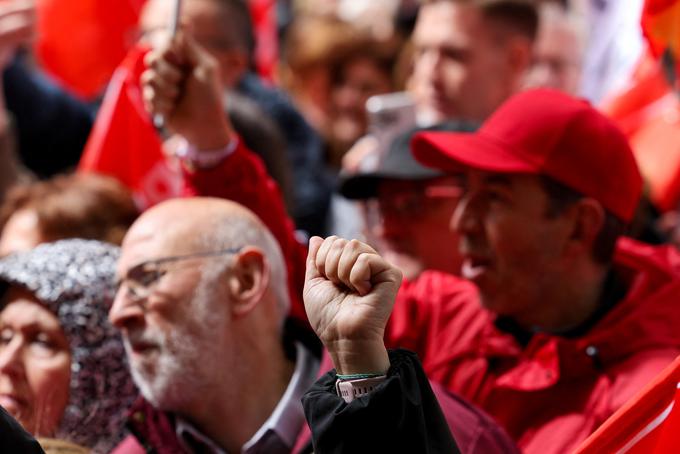 Sancheza so podprli člani leve koalicijske vlade in drugi levi politični voditelji. | Foto: Reuters