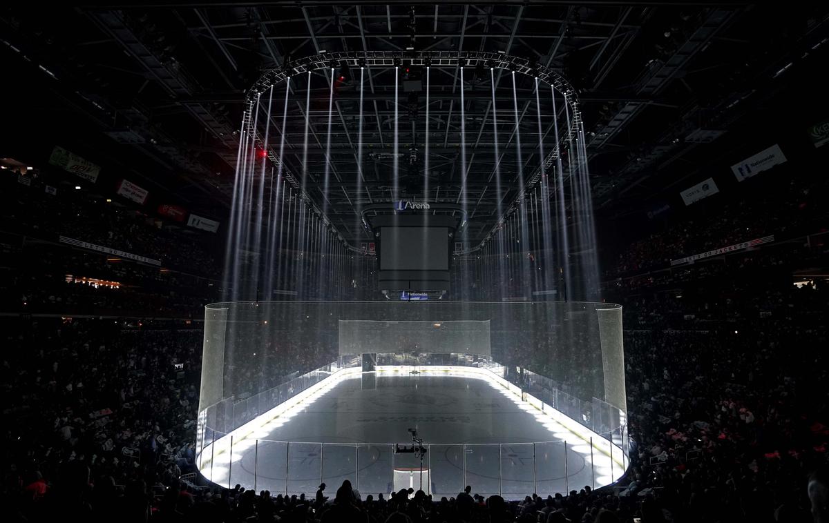 Nationwide Arena Columbus | Medtem ko še ni jasno, kdaj se bodo začele prve tekme nove sezone lige NHL, na katerih ne bo gledalcev, smo se vrnili v začetek tisočletja, na najbolj tragičen dan na tribunah lige NHL, ki je spremenil pravila pri organizaciji tekem v najmočnejši hokejski ligi na svetu. | Foto Reuters