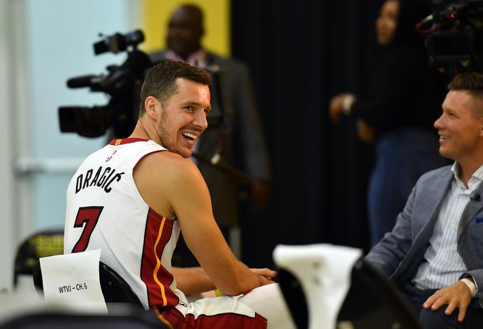 Goran Dragić in trener Eric Spoelstra sta se zagotovo pogovorila, kakšno vlogo bo imel slovenski košarkar. | Foto: Reuters