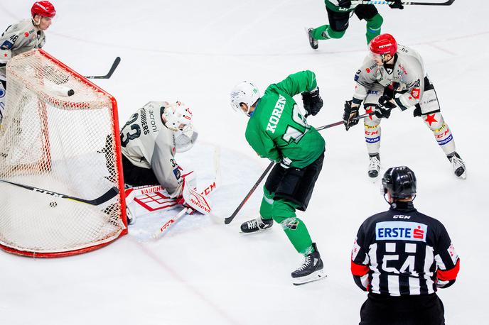 Gal Koren HK SŽ Olimpija HDD Jesenice | Olimpija je dobila še peti obračun sezone z Jesenicami. Tokrat je slavila s 4:3. Srečanje je odločil Gal Koren. | Foto Žiga Zupan/Sportida