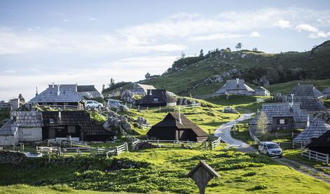 Iz zasute jame po štirih urah uspešno rešili jamarja