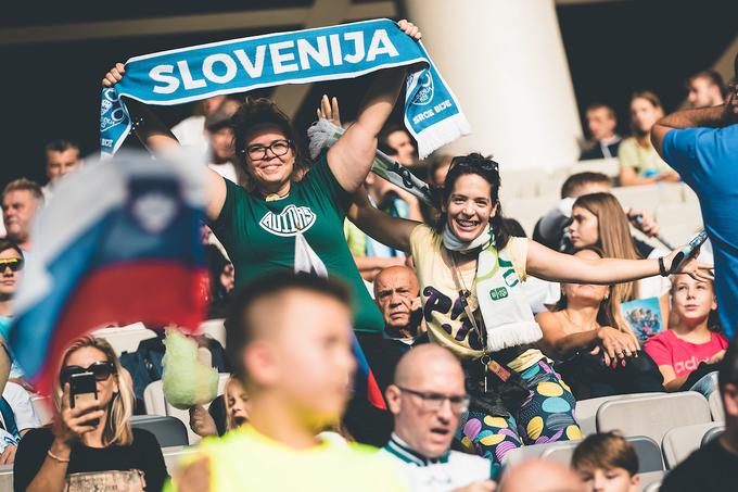 Slovenski navijači v torek žal ne bodo mogli spremljati dvoboja v Splitu na tribunah stadiona Poljud, saj je Mednarodna nogometna zveza (Fifa) prepovedala organizirani obisk gostujočih navijačev na vseh septembrskih tekmah pod svojim okriljem. | Foto: Grega Valančič/Sportida