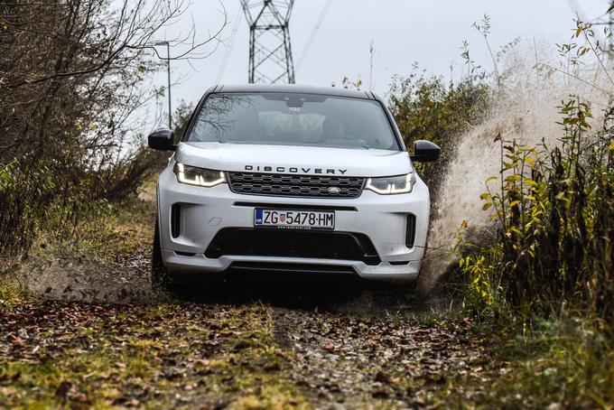 Discovery sport je lično oblikovan SUV, ki zaradi svojega renomeja in značaja lahko služi kot spremljevalec na gala dogodke in se po koncu izkaže tudi na blatnem grebenu. | Foto: Gašper Pirman