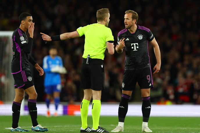 Arsenal Bayern Nyberg | V nemškem prvenstvu bo lahko s sodnikom govoril samo kapetan ekipe. | Foto Reuters