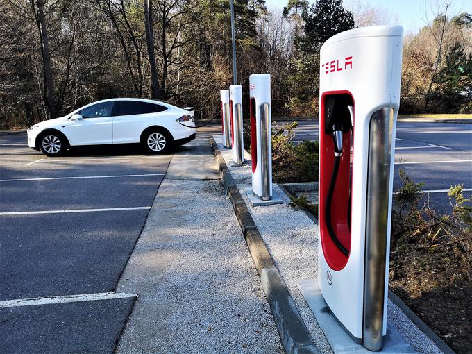 Po slabih prvih treh mesecih je Tesla dvignila svoje prodajne številke in podrla prodajni rekord. | Foto: Gregor Pavšič