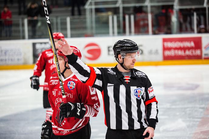 HDD Jesenice, HK SŽ Olimpija Alpska liga | Jeseničani so v torek v Italiji igrali pred praznimi tribunami, na začetku je vladalo precej "avgustovsko vzdušje", na koncu so izgubili po podaljšku. | Foto Peter Podobnik/Sportida