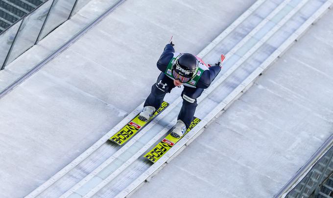 Peter Prevc je bil 18. Anže Semenič, Bor Pavlovčič in Jernej Damjan so ostali brez finalnega skoka. | Foto: Sportida