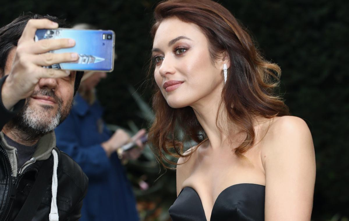 Olga Kurylenko | Olga novi koronavirus preboleva v samoizolaciji na svojem domu. | Foto Getty Images