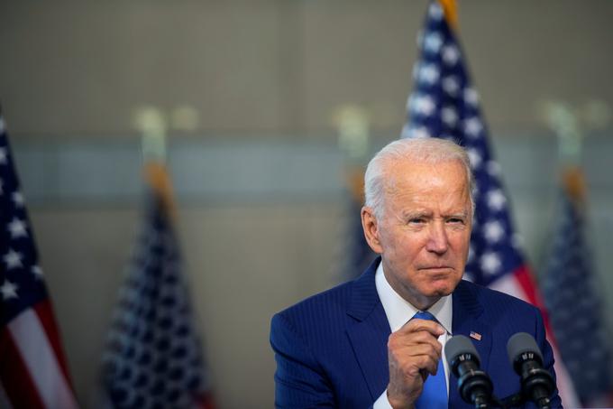 Tako Donald Trump kot Joe Biden verjameta v zmago, vendar pa ima Biden glede na javnomnenjske ankete prednost. | Foto: Reuters