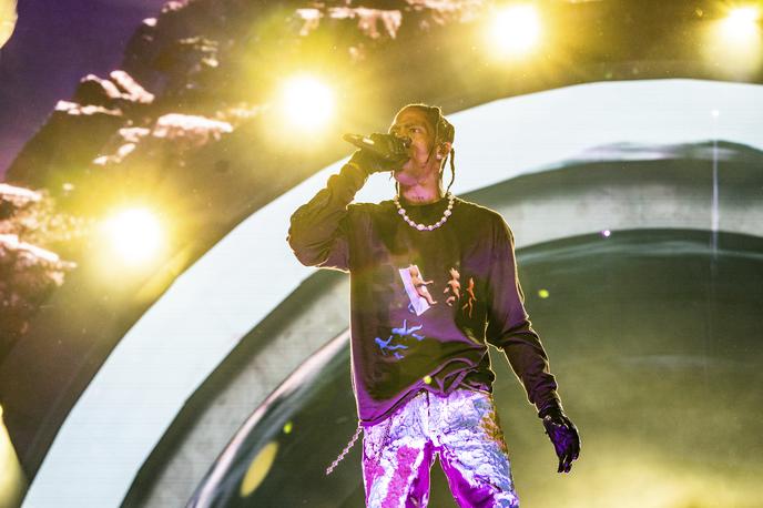 Travis Drake | Travis Scott med nastopom v Teksasu, ki se je končal tragično. | Foto Guliverimage/AP