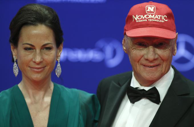 Lauda v družbi druge žene Birgit Wetzinger, s katero je imel desetletna dvojčka Mio in Maxa. | Foto: Reuters