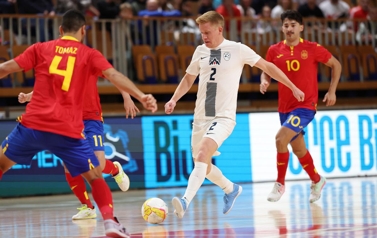 futsal Slovenija Španija | Slovenska reprezentanca v futsalu v Tivoliju proti Špancem. | Foto www.alesfevzer.com