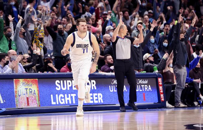 Dončić je po prihodu iz karantene metal trojke le 17-odstotno. Proti Toronto Raptors je zadel štiri od desetih poskusov. | Foto: Reuters