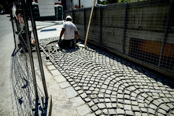 V naslednjih dneh bodo vidne tudi spremembe v neposredni okolici Cukrarne. | Foto: Ana Kovač