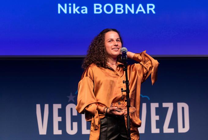 Lani je bila izbrana za najboljšo mlado slovensko cestno kolesarko. | Foto: Vid Ponikvar