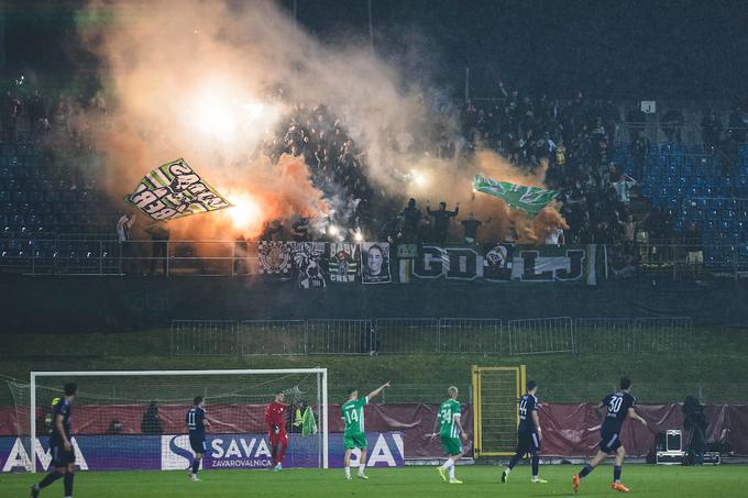 Lani je Olimpija v finalu pokalnega tekmovanja na razburljivem srečanju, ki so ga zaznamovali tudi navijaški izgredi, premagala Maribor in uspešno sezono 2002/23 začinila z dvojno krono. | Foto: Grega Valančič/Sportida