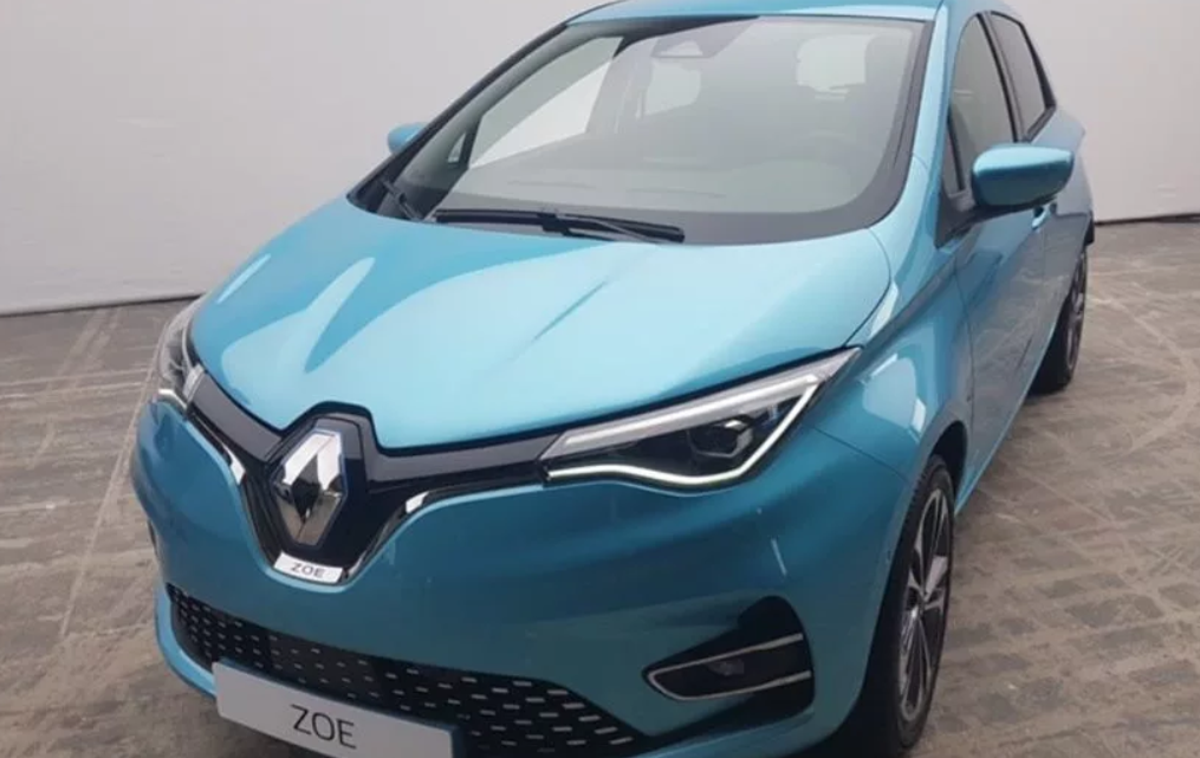 renault zoe | Renault bo danes predstavil novega oziroma prenovljenega električnega zoeja. Ta fotografija je že pred razkritjem zaokrožila po internetu. | Foto Renault